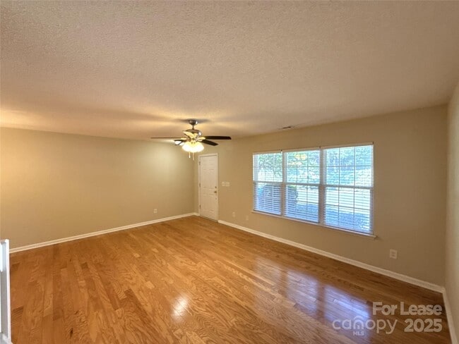 Building Photo - 10879 Holly Ridge Blvd