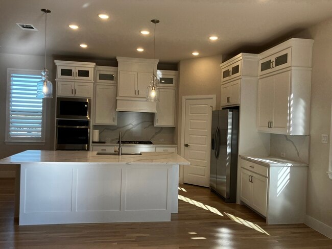 Building Photo - 1225 Marc Pl