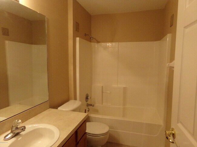 Building Photo - 3843 Westridge Dr