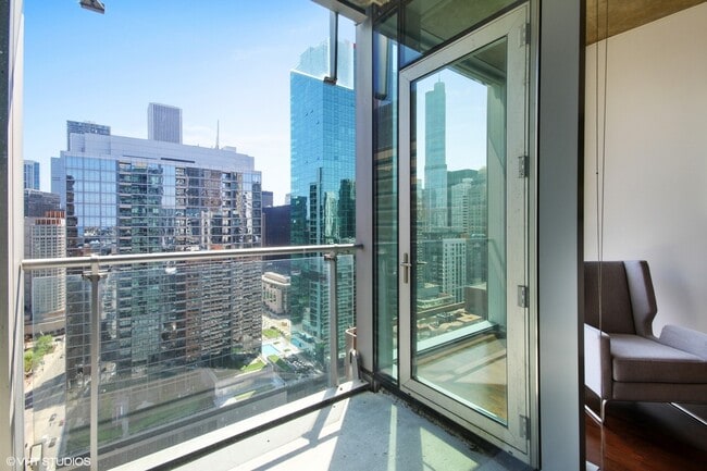 Building Photo - 600 N Fairbanks Ct