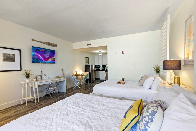 Building Photo - 611 Destiny Dr