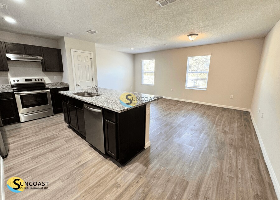 Building Photo - 6541 Sweetbay Ln