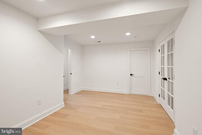 Building Photo - 3336 Jones Bridge Ct
