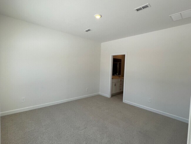 Building Photo - Brand New - 3 Bed/2.5 Bath Home - Conover - 2 Car Attached Garage - Primary Bedroom on Main Floor...