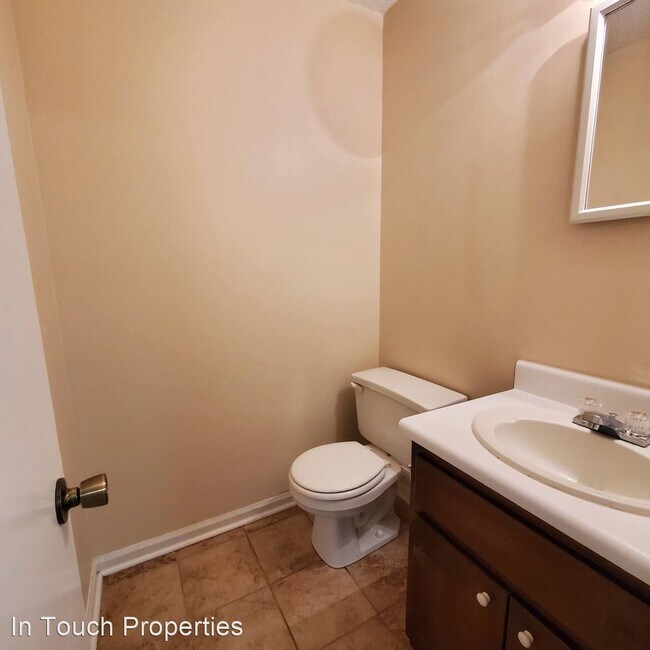 Building Photo - 2 br, 2.5 bath House - 341 Brookfield Road