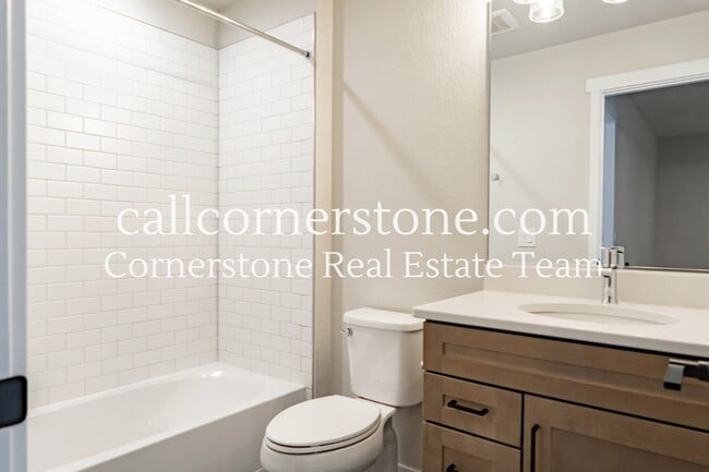 Building Photo - 3683 Levy Pk Dr