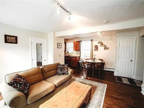 Building Photo - 12 Callender Ave