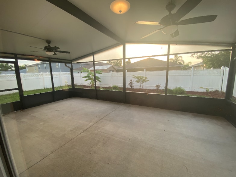 Building Photo - 1353 Karok St