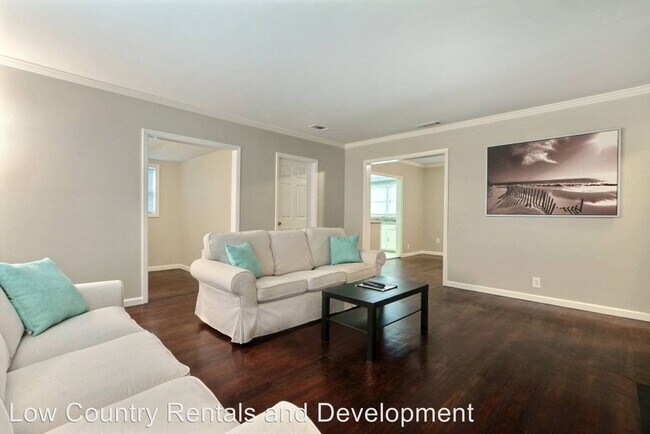 Building Photo - 2 br, 1 bath House - 212 E 57th St