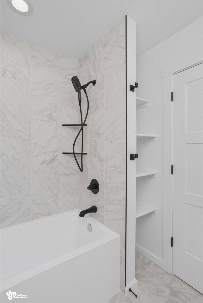 Building Photo - 336 Ashbrook Dr