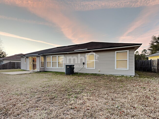 Building Photo - 86336 Augustus Ave