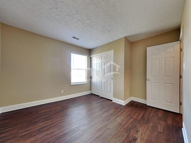 Building Photo - 7184 Franklin Madison Rd