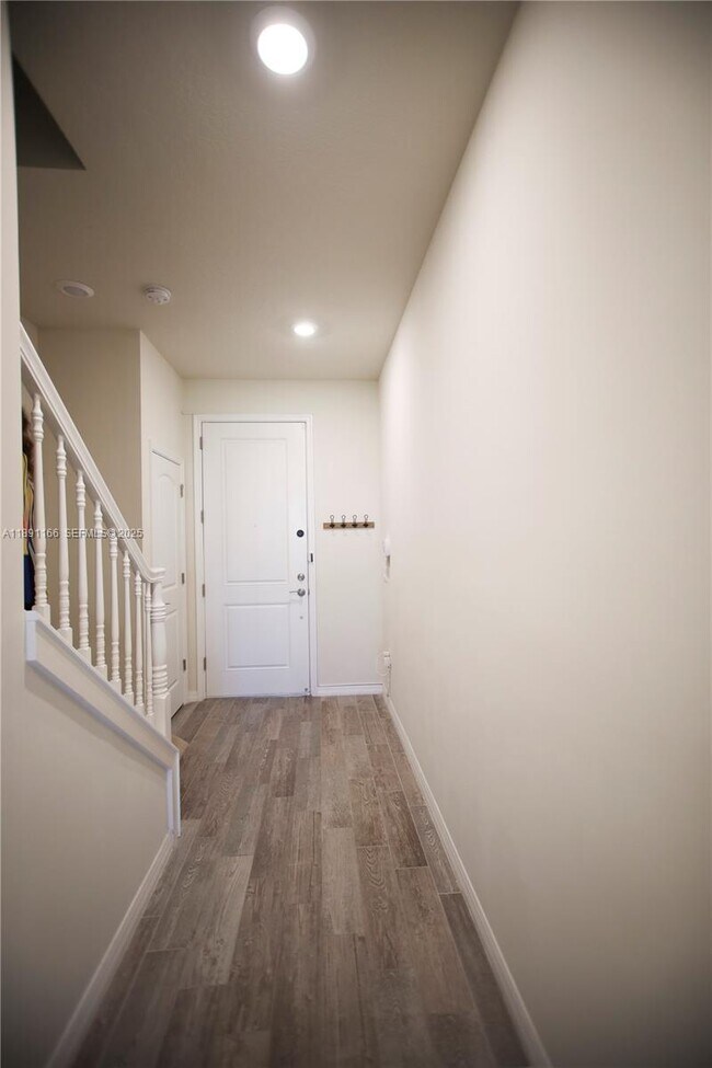 Building Photo - 8293 Cadre Noir Rd