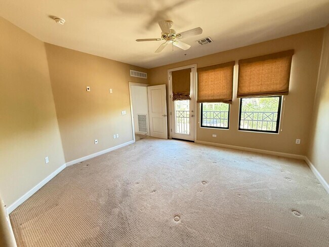 Building Photo - 7291 N Scottsdale Rd