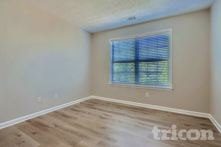 Building Photo - 79 Greenland Dr