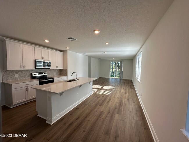 Building Photo - 206 Pitching Wedge Dr