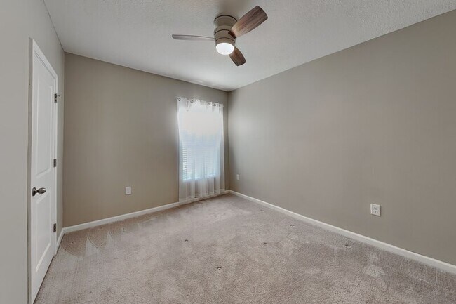 Building Photo - 186 Piave St