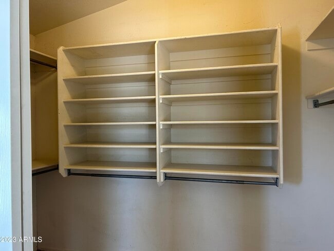 Building Photo - 1801 E Toledo St