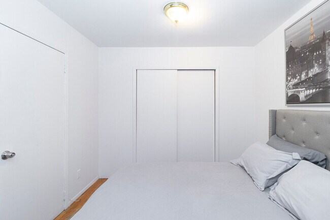 Building Photo - 316 E 96th St