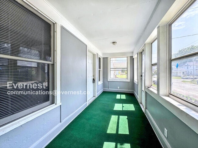 Building Photo - 1031 N Michigan St
