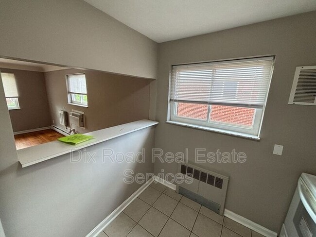 Building Photo - 1616 Pelham Pl