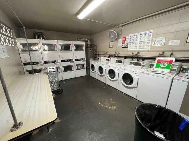 Building Photo - Salt Lake (Honolulu) Ilima West - 2 bedrooms, 1 bathroom with AC, 1 assigned parking