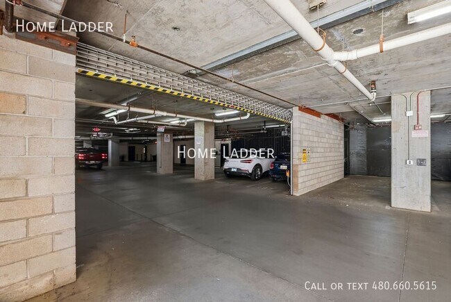 Building Photo - 208 W Portland St