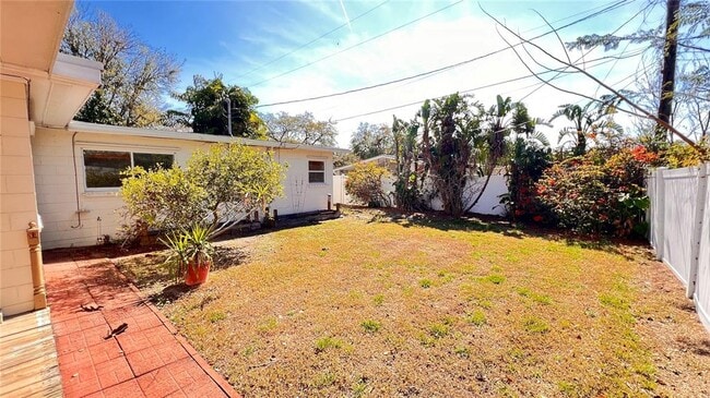 Building Photo - 1516 Dove Dr