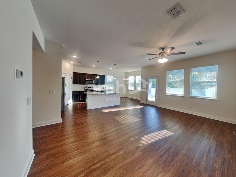 Building Photo - 1098 Summer Stone Loop