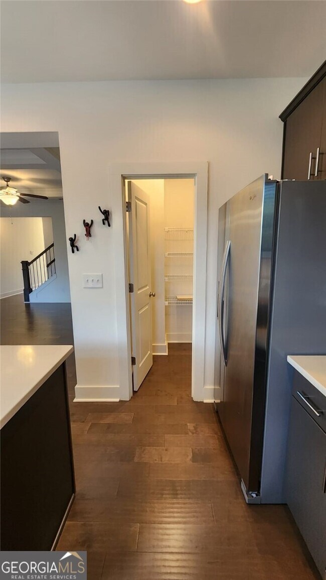 Building Photo - 300 Auburn Valley Wy