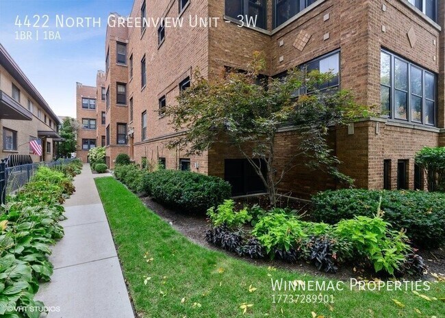 Building Photo - 4422 N Greenview Ave
