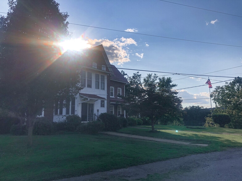 Building Photo - 540 Stewart Rd