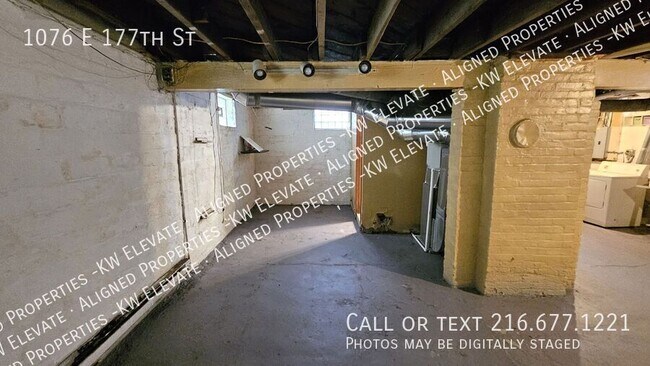 Building Photo - 1076 E 177th St