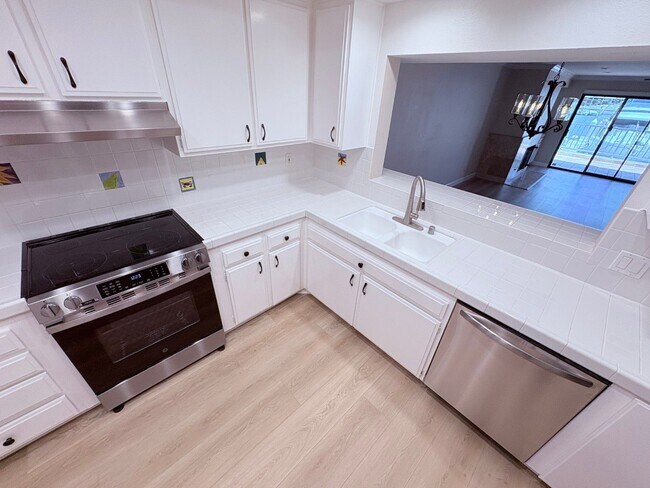 Building Photo - 3207 Moritz Dr