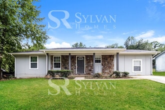 Building Photo - Where Charm Meets Comfort