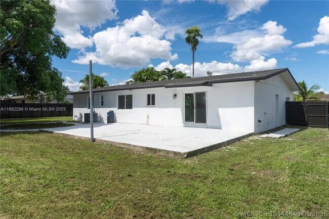 Building Photo - 11872 SW 196th Terrace