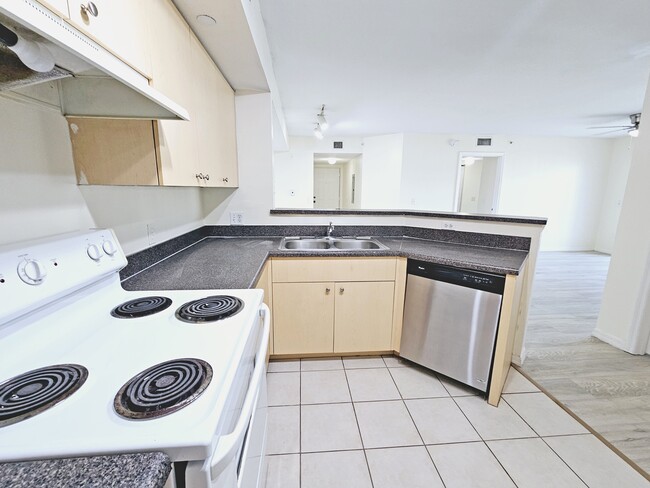 Building Photo - 4151 San Marino Blvd