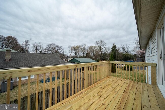 Building Photo - 11209 Caroline Ave