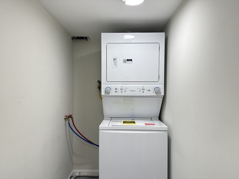 Building Photo - 2317 N Keeler Ave