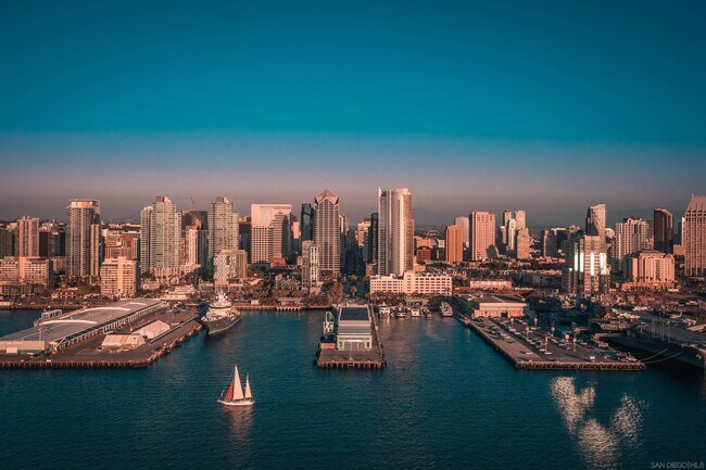 Building Photo - 700 W E St