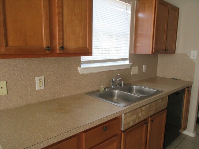 Building Photo - 12846 Colony Heath Ln