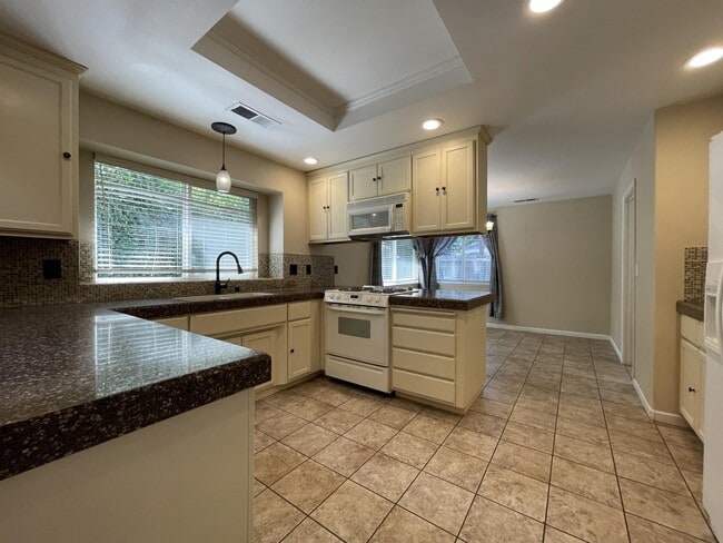 Building Photo - 345 Denali Dr