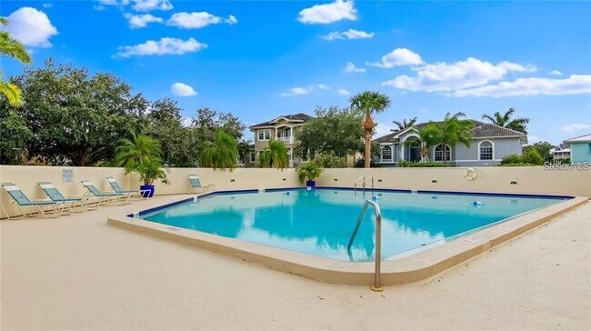 Building Photo - 5950 Pelican Bay Plaza S