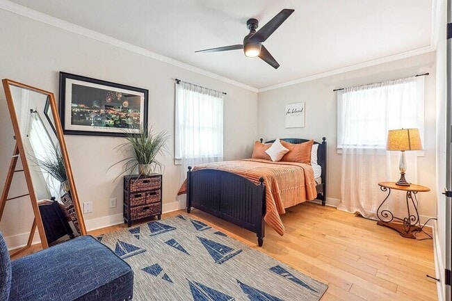 Building Photo - 2450 Hillcrest Dr