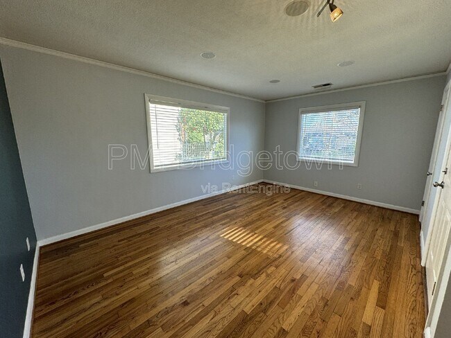 Building Photo - 9545 N Hodge Ave