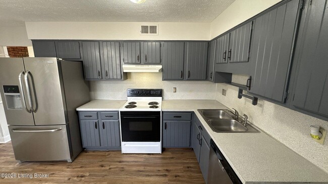 Building Photo - 276 Probus Dr