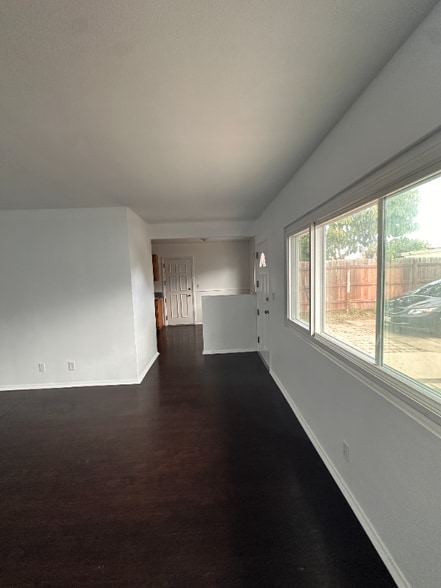 Building Photo - 10929 Buford Ave