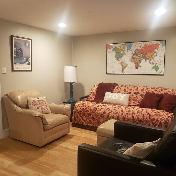 Building Photo - 3266 Jay St