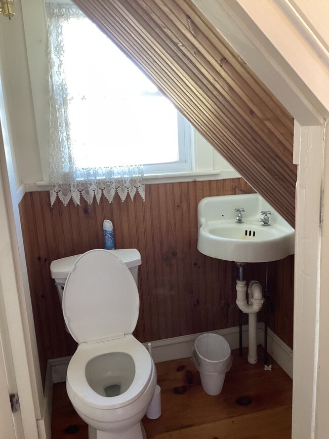 Building Photo - 48 Front St