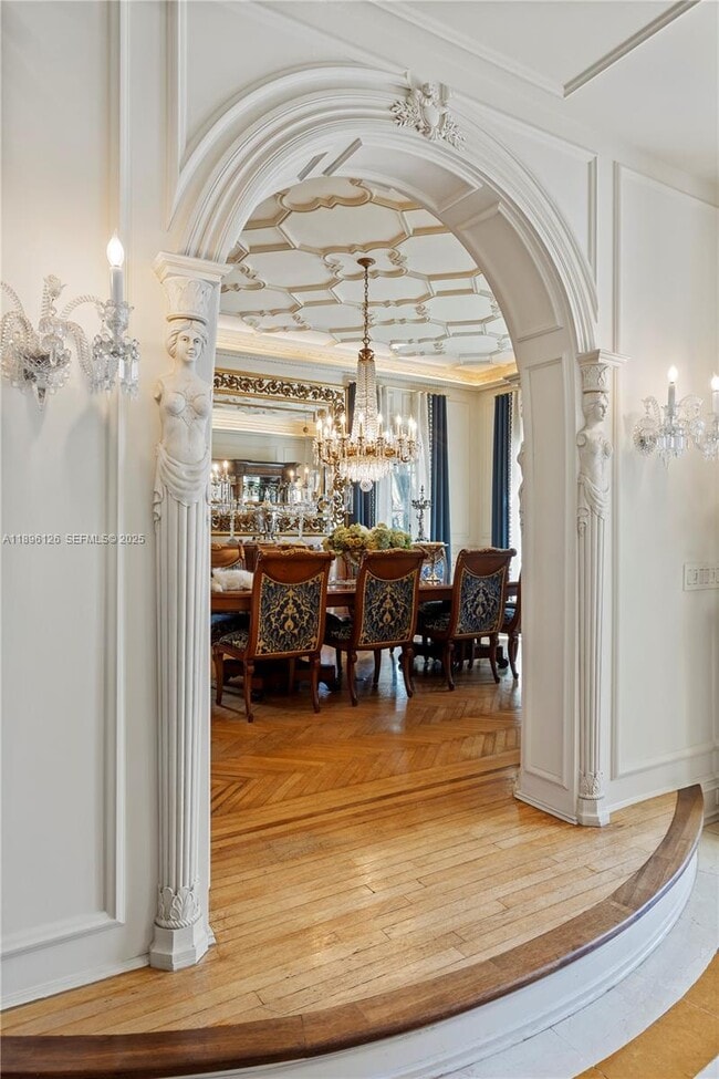 Building Photo - 5801 Pine Tree Dr